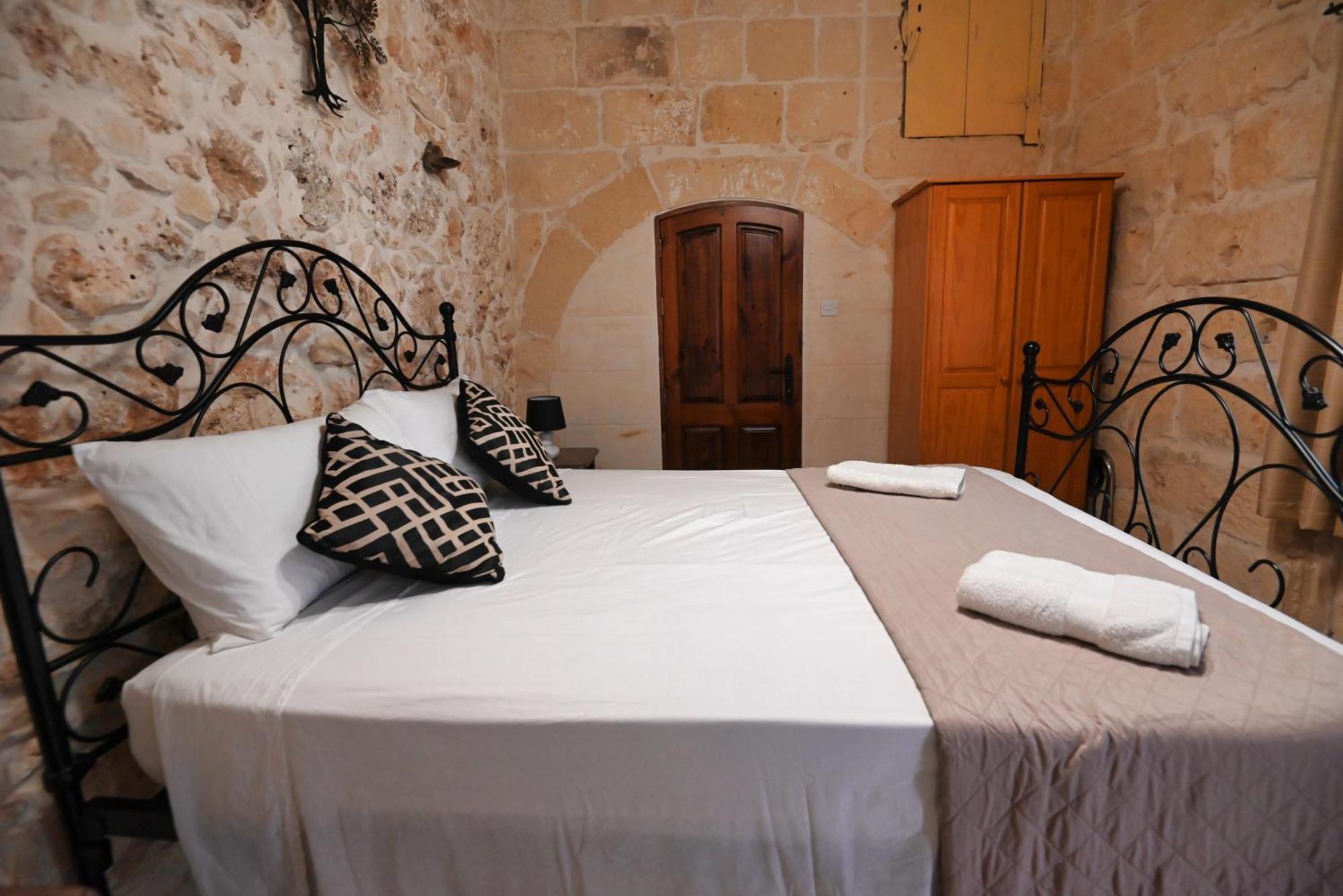 The Cloisters Bed And Breakfast Xaghra Luaran gambar