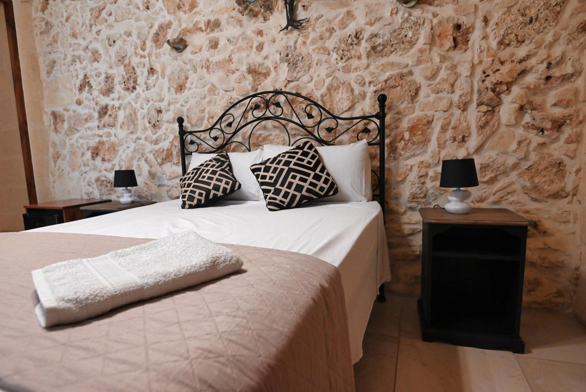 The Cloisters Bed And Breakfast Xaghra Luaran gambar