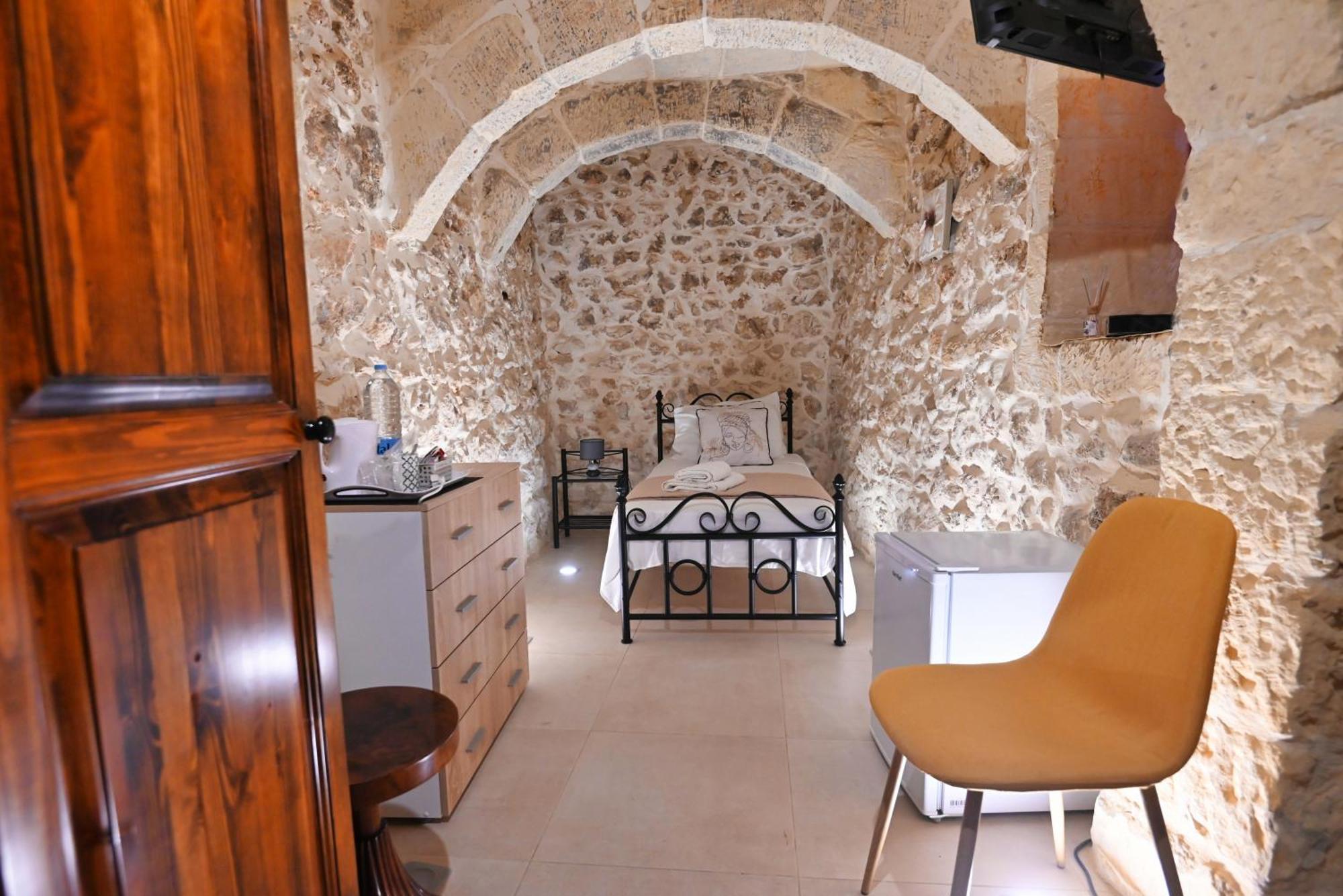 The Cloisters Bed And Breakfast Xaghra Luaran gambar