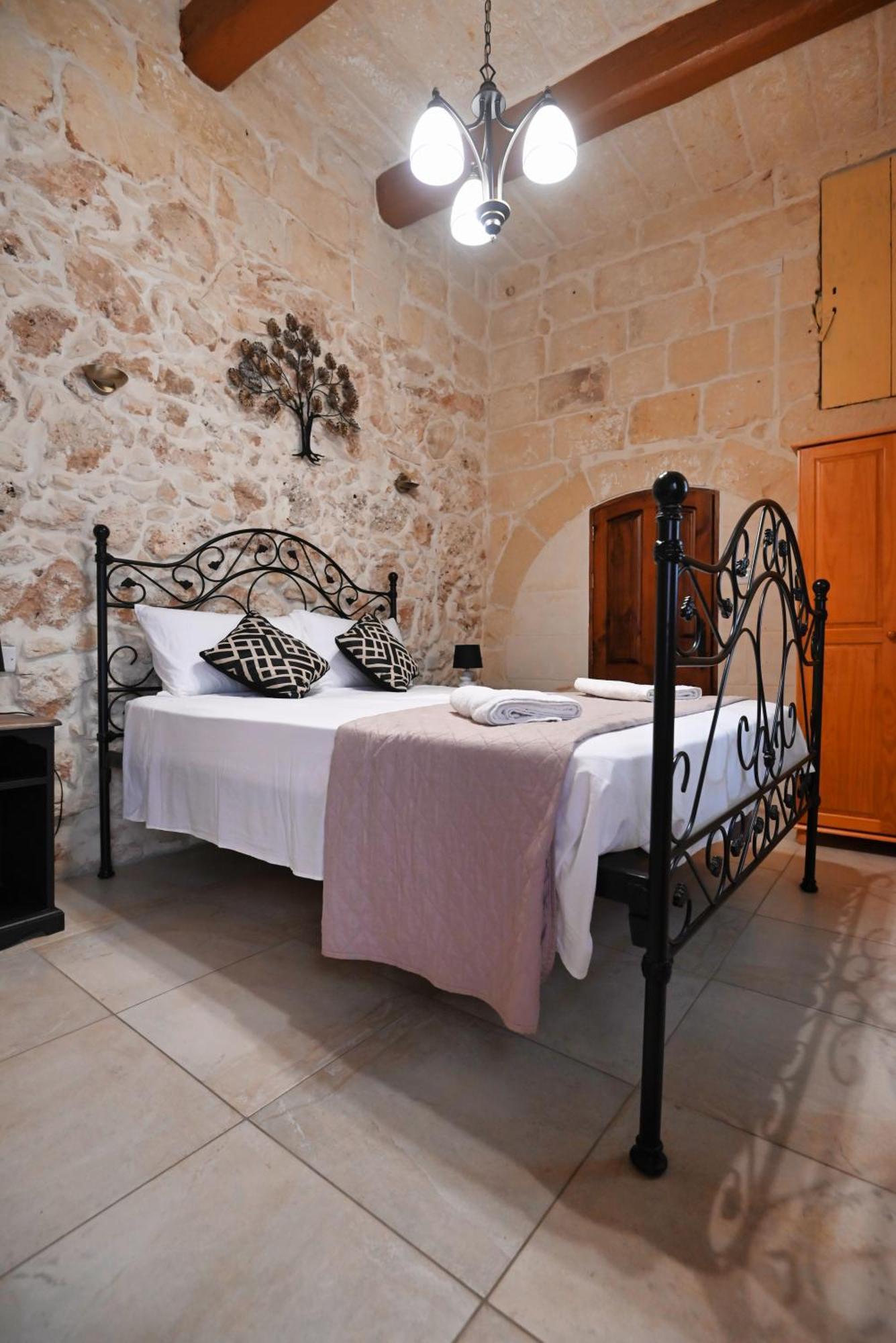 The Cloisters Bed And Breakfast Xaghra Luaran gambar