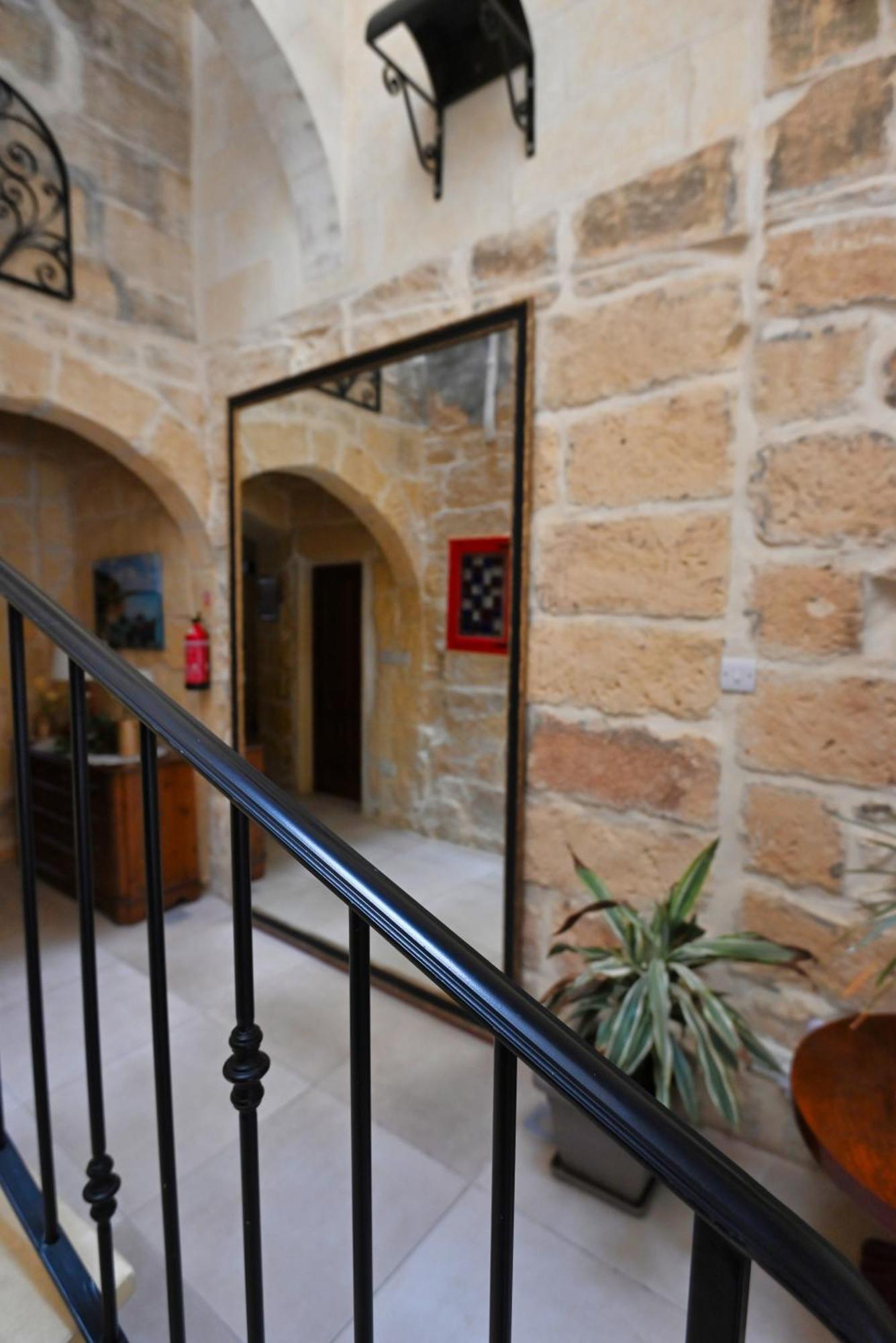 The Cloisters Bed And Breakfast Xaghra Luaran gambar